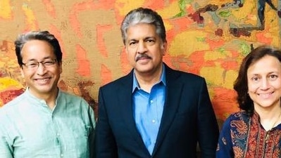 Anand Mahindra had met Sonam Wangchuk and his wife Gitanjali in April 2022. (Twitter/Anand Mahindra) Anand Mahindra had met Sonam Wangchuk and his wife Gitanjali in April 2022. (Twitter/Anand Mahindra)