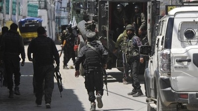 5 people rescued from terror fold in J&K's Baramulla