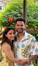 Kareena Kapoor sends love to Soha Ali Khan and Kunal Kemmu on their wedding anniversary. Kareena Kapoor sends love to Soha Ali Khan and Kunal Kemmu on their wedding anniversary.