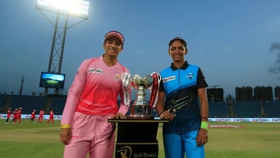 Smriti Mandhana (L) and Harmanpreet Kaur (IPL)