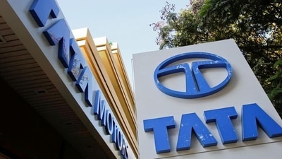 Tata Motors back in black after 7 quarters, posts  ₹3,043 in profit. (Twitter)
