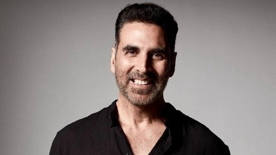 Akshay Kumar took to Twitter and posted, " Happy Republic Day to all of you. A day to mark our proud heritage. This year, this day is going to be the most special for me. You'll soon know why. Jai Hind." (File Photo) Akshay Kumar took to Twitter and posted, " Happy Republic Day to all of you. A day to mark our proud heritage. This year, this day is going to be the most special for me. You'll soon know why. Jai Hind." (File Photo)