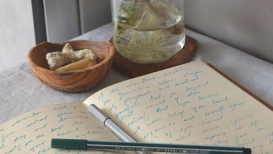 Improving self-awareness: Journaling is a powerful tool for self-reflection, helping you to gain a deeper understanding of your thoughts, feelings, and behaviors. By regularly writing down your thoughts and feelings, you can gain insight into patterns and triggers that may be contributing to negative feelings or behaviors. (Pinterest)
