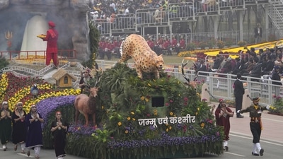 The making of a 'Naya Jamma and Kashmir' and ancient Amarnath cave shrine are the main themes of the Jammu and Kashmir Republic Day tableau that rolled down the Kartavya Path amid patriotic fervour at the ceremonial boulevard. (AP)