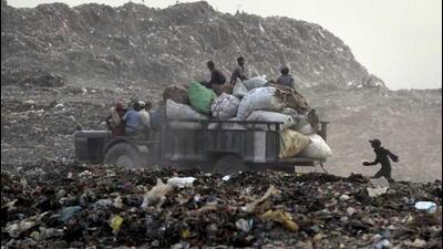 The report says that one of the reasons for Delhi’s poor ranking is that the city generates more than 11,000 tonnes of garbage every day, but has a processing capacity of only 7,550 tonnes a day. (AP) The report says that one of the reasons for Delhi’s poor ranking is that the city generates more than 11,000 tonnes of garbage every day, but has a processing capacity of only 7,550 tonnes a day. (AP)
