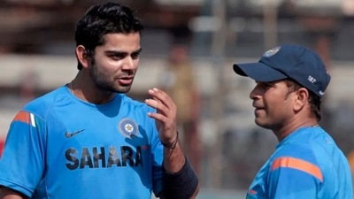 Indian batter Virat Kohli has a chat with Master Blaster Sachin Tendulkar (AP (File Photo))