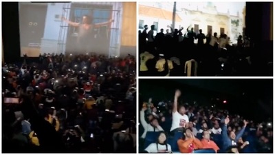 Pathaan fans broke in dance parties in several theatres across the country and even in Nepal. Pathaan fans broke in dance parties in several theatres across the country and even in Nepal.