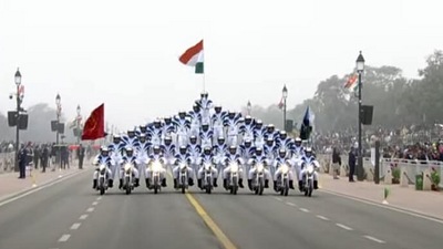 The famous Corps of Signals Motor Cycle Rider Display Team, or 'DARE DEVILS' - took centre-stage with a series of stunning acrobatic displays. The highlight was a 'human pyramid' that featured 33 people on nine bikes. (ANI) 