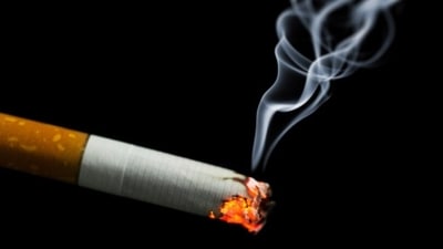 Smoking is a harmful habit. With time, it turns to an addiction, and can lead to severe health issues in life. From bringing in the risk of cancer, to causing lung diseases, smoking brings multiple health hazards. Hence, it is important to let go of the addiction and quit the harmful habit. But often people struggle to quit this addiction. Addressing this, Nutritionist Anjali Mukerjee wrote, “It is an incredible challenge to change any habit, but we need the motivation to do so, as all addictions are ultimately self-destructive. As you learn to kick your addiction or consider taking a ‘break’ from your smoking habit – you will begin to feel healthier.” Anjali further noted down a 6-steps strategy to quit smoking. (Unsplash) Smoking is a harmful habit. With time, it turns to an addiction, and can lead to severe health issues in life. From bringing in the risk of cancer, to causing lung diseases, smoking brings multiple health hazards. Hence, it is important to let go of the addiction and quit the harmful habit. But often people struggle to quit this addiction. Addressing this, Nutritionist Anjali Mukerjee wrote, “It is an incredible challenge to change any habit, but we need the motivation to do so, as all addictions are ultimately self-destructive. As you learn to kick your addiction or consider taking a ‘break’ from your smoking habit – you will begin to feel healthier.” Anjali further noted down a 6-steps strategy to quit smoking. (Unsplash)