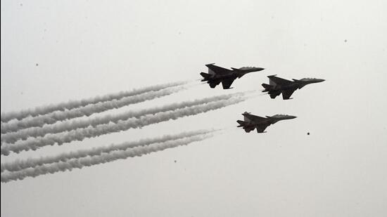Indian Air Force's Sukhoi aircraft fly past during the Republic Day Parade 2023 above Kartavya Path in New Delhi on Thursday. (Sanjeev Verma/HT Photo)