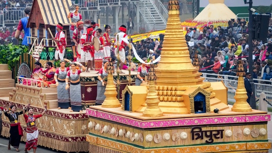 Tripura tableau's theme was sustainable livelihood through tourism and organic farming in tripura with active participation of women.(PTI)