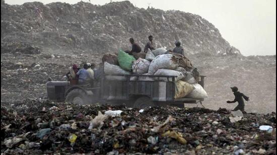 The report says that one of the reasons for Delhi’s poor ranking is that the city generates more than 11,000 tonnes of garbage every day, but has a processing capacity of only 7,550 tonnes a day. (AP) The report says that one of the reasons for Delhi’s poor ranking is that the city generates more than 11,000 tonnes of garbage every day, but has a processing capacity of only 7,550 tonnes a day. (AP)