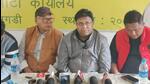 GJM general secretary Roshan Giri (in grey jacket)addressing media persons. (HT photo) GJM general secretary Roshan Giri (in grey jacket)addressing media persons. (HT photo)
