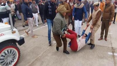 Facing a sexual harassment complaint, Haryana minister of state Sandeep Singh was left red-faced as a woman reached the venue of the Republic Day programme in his assembly constituency in Pehowa on Thursday and started raising slogans against him. (HT Photo)
