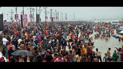Pilgrims and seers taking a dip ghats on the banks of Sangam at Magh Mela on the occasion of Basant Panchami on Thursday. (Anil Kumar Maurya/HT photo) Pilgrims and seers taking a dip ghats on the banks of Sangam at Magh Mela on the occasion of Basant Panchami on Thursday. (Anil Kumar Maurya/HT photo)