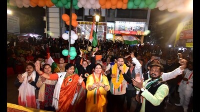 Republic Day being celebrated with song and dance in Prayagraj (HT Photo) Republic Day being celebrated with song and dance in Prayagraj (HT Photo)