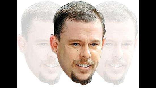 Alexander McQueen showed the first low-rise jeans on the runway in 1993, and called them bumsters Alexander McQueen showed the first low-rise jeans on the runway in 1993, and called them bumsters