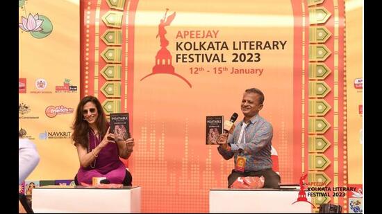 Shobhaa De discusses her new book Insatiable; My Hunger for Life with Sandip Roy. (Courtesy AKLF) Shobhaa De discusses her new book Insatiable; My Hunger for Life with Sandip Roy. (Courtesy AKLF)
