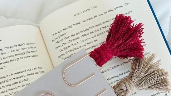 Paperclips: Simple and readily available, paperclips make for a great emergency bookmark. They're small and easy to maneuver, so you can easily mark your spot without disrupting the flow of the book.(Pinterest)