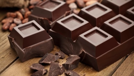 Are dark chocolates really healthy for you? Doctor tweets about its darker side(Unsplash)