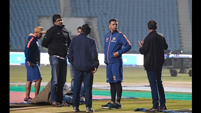 ICC match referee Javagal Srinath and Coach of Indian Cricket Team Rahul Dravid inspect the Ekana's pitch a day before the 2nd T20 cricket match between India VS NewZeeland here at Atal Bihari Vajpayee Ekana Cricket Stadium in Lucknow, Uttar Pradesh India on Saturday, January 28, 2023 (Deepak Gupta) ICC match referee Javagal Srinath and Coach of Indian Cricket Team Rahul Dravid inspect the Ekana's pitch a day before the 2nd T20 cricket match between India VS NewZeeland here at Atal Bihari Vajpayee Ekana Cricket Stadium in Lucknow, Uttar Pradesh India on Saturday, January 28, 2023 (Deepak Gupta)