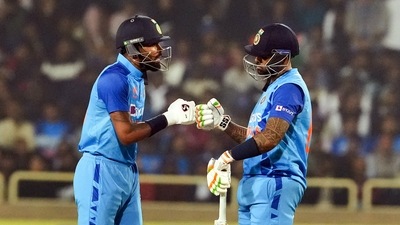 Ranchi: Indian batters Suryakumar Yadav and Hardik Pandya during the first T20 cricket match between India and New Zealand, at JSCA International Stadium in Ranchi, Friday, Jan. 27, 2023. (PTI Photo/Swapan Mahapatra)(PTI01_27_2023_000383B) (PTI) Ranchi: Indian batters Suryakumar Yadav and Hardik Pandya during the first T20 cricket match between India and New Zealand, at JSCA International Stadium in Ranchi, Friday, Jan. 27, 2023. (PTI Photo/Swapan Mahapatra)(PTI01_27_2023_000383B) (PTI)