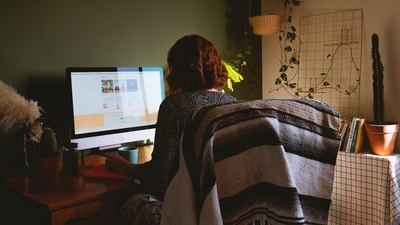 Practice good posture throughout the day: It's not enough to just practice good posture during your exercise routine. You need to make a conscious effort to maintain good posture throughout the day. This means sitting up straight at your desk, walking with your shoulders back and your head held high, and being mindful of your posture when you're doing any activity. (Pexels) Practice good posture throughout the day: It's not enough to just practice good posture during your exercise routine. You need to make a conscious effort to maintain good posture throughout the day. This means sitting up straight at your desk, walking with your shoulders back and your head held high, and being mindful of your posture when you're doing any activity. (Pexels)