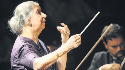 SOI Chamber Orchestra performing with Pranjoti Academy Chorus conducted by Coomi Wadia at Tata Theatre, NCPA on 28/11/2017. Photo By : NARENDRA DANGIYA (NARENDRA DANGIYA) SOI Chamber Orchestra performing with Pranjoti Academy Chorus conducted by Coomi Wadia at Tata Theatre, NCPA on 28/11/2017. Photo By : NARENDRA DANGIYA (NARENDRA DANGIYA)