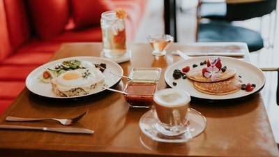 2. Energize your morning with healthy breakfast and 10 minutes exercise: We generally get up late in winters, so we either skip our breakfast or if we are working from home or are housewife, we skip breakfast or have late breakfast. We all know breakfast is a healthy meal of the day to kick start our metabolism, which will produce warmness in our body and take away the lethargy. It also supplies other crucial nutrients needed for optimal health while replenishing your supply of glucose to increase our energy and alertness. Also, start your day with indoor exercise, turn on party song and move your body. Static jogging, static cycling at home, stretch exercise, Yoga, whatever you choose - exercise will turn your mood to happy mood. Just get the blood pumping and fill your lungs with oxygen. Serotine levels are generally low in winter as on certain days we are devoid of sunshine, Exercise is one way to keep your mood healthy, which will keep you off diseases. The day you have the opportunity to take sunbath, do take it. (Photo by Amar Preciado on Pexels) 2. Energize your morning with healthy breakfast and 10 minutes exercise: We generally get up late in winters, so we either skip our breakfast or if we are working from home or are housewife, we skip breakfast or have late breakfast. We all know breakfast is a healthy meal of the day to kick start our metabolism, which will produce warmness in our body and take away the lethargy. It also supplies other crucial nutrients needed for optimal health while replenishing your supply of glucose to increase our energy and alertness. Also, start your day with indoor exercise, turn on party song and move your body. Static jogging, static cycling at home, stretch exercise, Yoga, whatever you choose - exercise will turn your mood to happy mood. Just get the blood pumping and fill your lungs with oxygen. Serotine levels are generally low in winter as on certain days we are devoid of sunshine, Exercise is one way to keep your mood healthy, which will keep you off diseases. The day you have the opportunity to take sunbath, do take it. (Photo by Amar Preciado on Pexels)