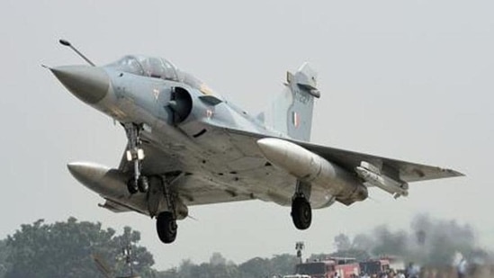 Mirage 2000, manufactured by France’s Dassault Aviation, is one of the Indian Air Force (IAF)’s most versatile fighter jets.(PTI)
