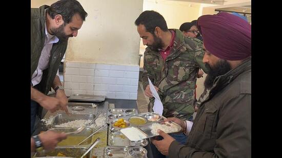 During a surprise checking at the mess of the sports wing of the Punjab Institute of Sports (PIS) in Mohali on Saturday, Punjab sports minister Gurmeet Singh Meet Hayer took a serious note of the food being served to the players. (HT Photo)