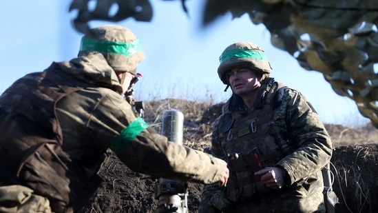 Ukrainian servicemen fire with mortars from their position not far from Bakhmut, Donetsk region on January 27 amid Russian invasion of Ukraine.(AFP) Ukrainian servicemen fire with mortars from their position not far from Bakhmut, Donetsk region on January 27 amid Russian invasion of Ukraine.(AFP)
