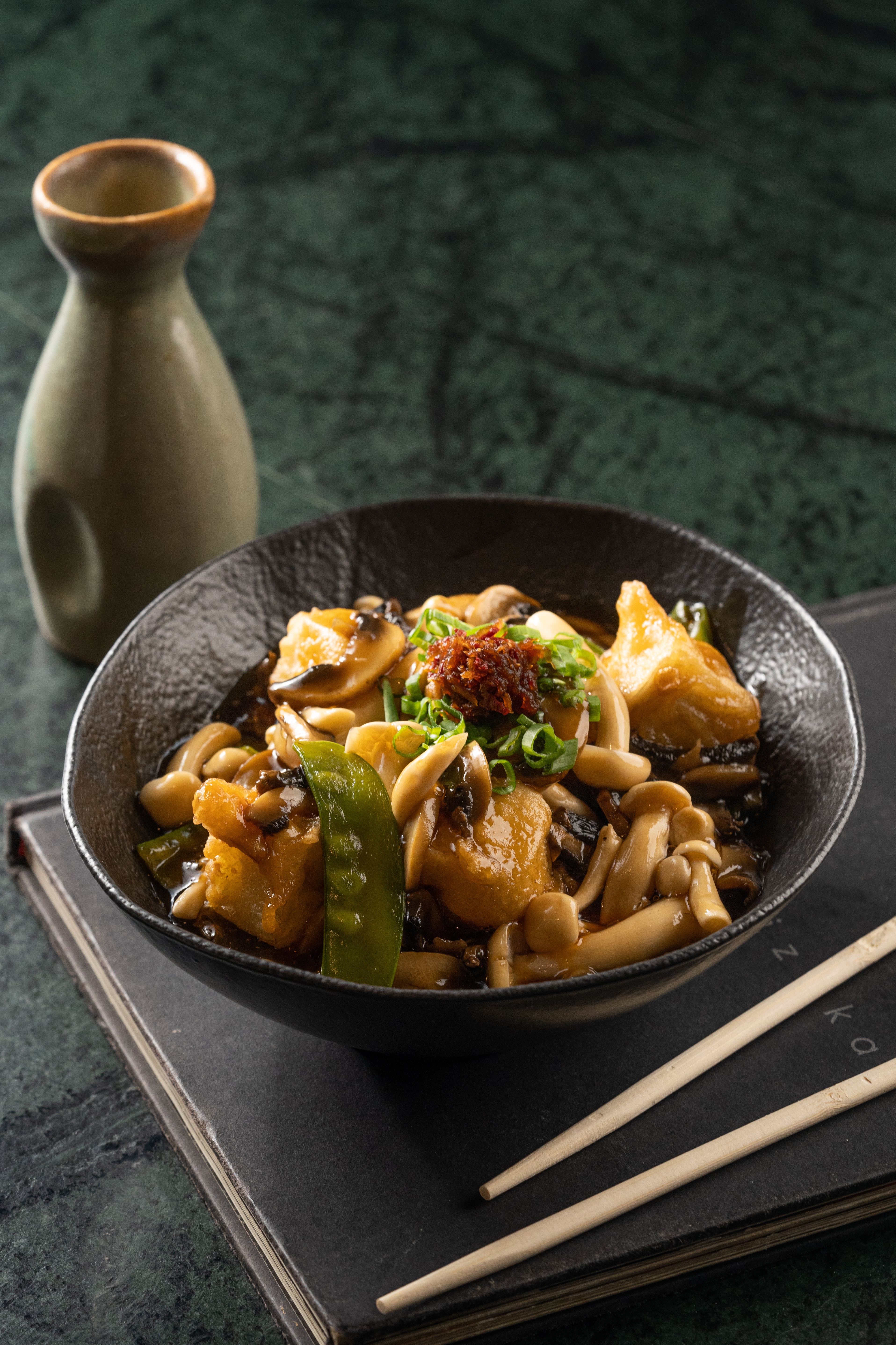 Donburi : Vegan bowl with rice, Japanese mushrooms, tofu, momiji oroshi (chili paste made in-house) Donburi : Vegan bowl with rice, Japanese mushrooms, tofu, momiji oroshi (chili paste made in-house)