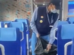 Railway Minister on major change after litter in Vande Bharat caught on cam.(Twitter) Railway Minister on major change after litter in Vande Bharat caught on cam.(Twitter)