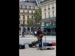 Man singing Lata Mangeshkar’s Ajeeb Dastan Hai Yeh in Paris. (Twitter/@MaheeraGhani) Man singing Lata Mangeshkar’s Ajeeb Dastan Hai Yeh in Paris. (Twitter/@MaheeraGhani)