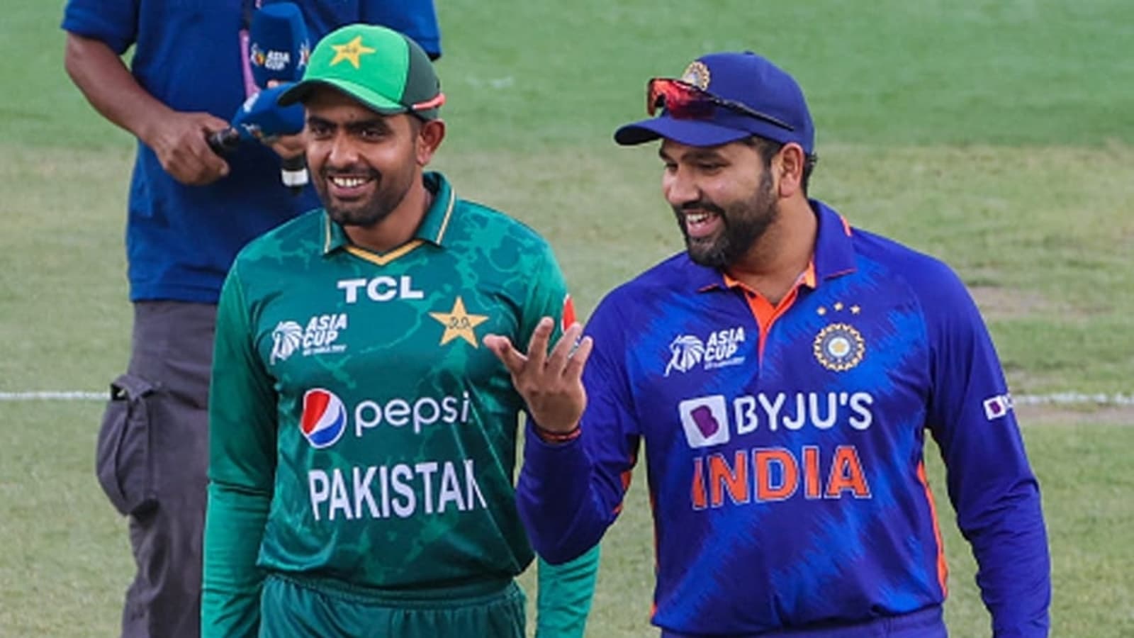 'Pehle ek toh poori kar lein': Pakistan star's savage reply to 'should we follow India in making two teams' question