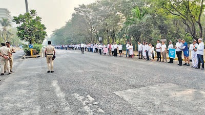 Hill-blasting for Navi Mumbai airport damages buildings, worsens AQI Hill-blasting for Navi Mumbai airport damages buildings, worsens AQI