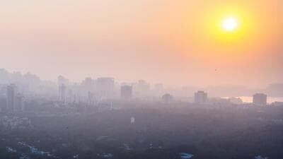 A cold wave in Mumbai is defined as per norms of coastal stations, meaning if the minimum temperature drops below 15 degrees for more than a day. There is a chance of this happening in the next week,” said an official with the IMD’s regional forecasting centre in Mumbai. (Pratik Chorge/HT Photo) A cold wave in Mumbai is defined as per norms of coastal stations, meaning if the minimum temperature drops below 15 degrees for more than a day. There is a chance of this happening in the next week,” said an official with the IMD’s regional forecasting centre in Mumbai. (Pratik Chorge/HT Photo)