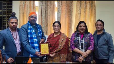 Bhatkhande Sanskriti Vishwavidyalaya vice chancellor Mandvi Singh and president, IECSME (India), Vijay Tiwari met on Saturday. (SOURCED)