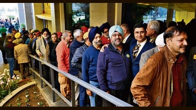 Chandigarh Golf Club members lined up to cast their vote. (Keshav Singh/HT)