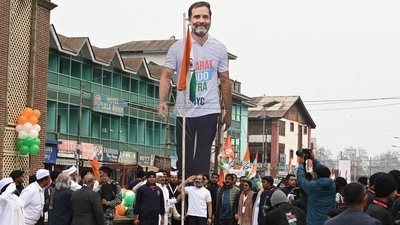 Congress leader Rahul Gandhi, who is currently in Jammu and Kashmir for the final leg of 'Bharat Jodo Yatra,' on Sunday unfurled the national flag at the historic clock tower of Lal Chowk, amid stringent security measures usually reserved for a prime ministerial visit. (AFP) Congress leader Rahul Gandhi, who is currently in Jammu and Kashmir for the final leg of 'Bharat Jodo Yatra,' on Sunday unfurled the national flag at the historic clock tower of Lal Chowk, amid stringent security measures usually reserved for a prime ministerial visit. (AFP)