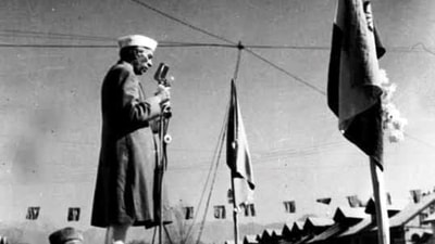 Mehbooba Mufti tweeted an old picture of Nehru. Mehbooba Mufti tweeted an old picture of Nehru.