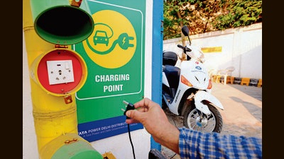 The vehicle department and electricity department jointly held a meeting with the contractor and asked him to pay the per annum charges immediately. (REPRESENTATIVE PIC) The vehicle department and electricity department jointly held a meeting with the contractor and asked him to pay the per annum charges immediately. (REPRESENTATIVE PIC)
