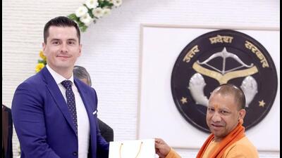 Uttar Pradesh chief minister Yogi Adityanath at a meeting of young leaders. (HT ) Uttar Pradesh chief minister Yogi Adityanath at a meeting of young leaders. (HT )