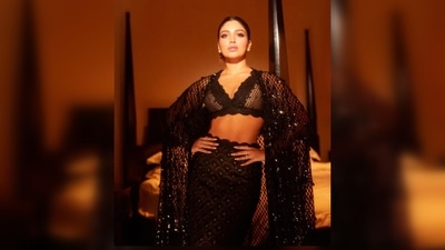 Bhumi Pednekar went for the soft glam makeup look featuring smokey black eyes and nude pink lips.&nbsp; (Instagram/@bhumipednekar)