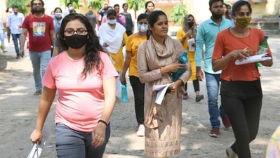 JEE Main 2023 Analysis: Maths moderately tough, overall moderate paper in shift1 (Santosh Kumar/HT Photo) JEE Main 2023 Analysis: Maths moderately tough, overall moderate paper in shift1 (Santosh Kumar/HT Photo)