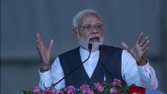 Prime Minister Narendra Modi is likely to visit the city again on February 10. This will be the second visit of the PM within a month. On January 19, Modi was in Mumbai to lay foundation stones for a slew of projects and also inaugurate the metro 2 A and 7 lines. (Satish Bate/HT PHOTO)