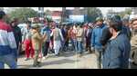 Officials carrying out demarcation of the encroached railways land in Banbhulpura area of Haldwani in Uttarakhand on Sunday. (HT Photo) Officials carrying out demarcation of the encroached railways land in Banbhulpura area of Haldwani in Uttarakhand on Sunday. (HT Photo)