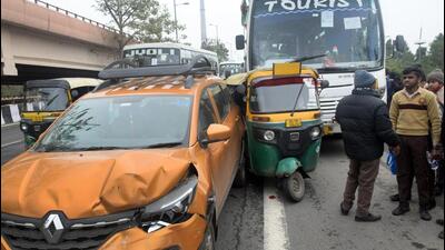 Of the seven vehicles involved in the pile-up were four buses in which 216 students were travelling with school employees on a trip to the Delhi zoo and Akshardham temple, police said. (HT Photo) Of the seven vehicles involved in the pile-up were four buses in which 216 students were travelling with school employees on a trip to the Delhi zoo and Akshardham temple, police said. (HT Photo)