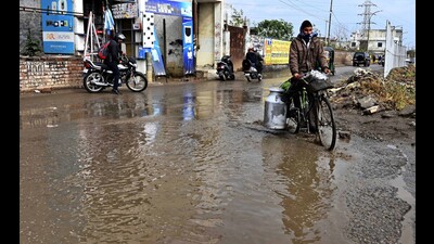 The hours-long spell of rainfall on Sunday night continuing till Monday morning led to waterlogging in low-lying areas, causing major inconvenience to residents already battling with sluggish pace of traffic in various parts of Ludhiana. (HT Photo) The hours-long spell of rainfall on Sunday night continuing till Monday morning led to waterlogging in low-lying areas, causing major inconvenience to residents already battling with sluggish pace of traffic in various parts of Ludhiana. (HT Photo)